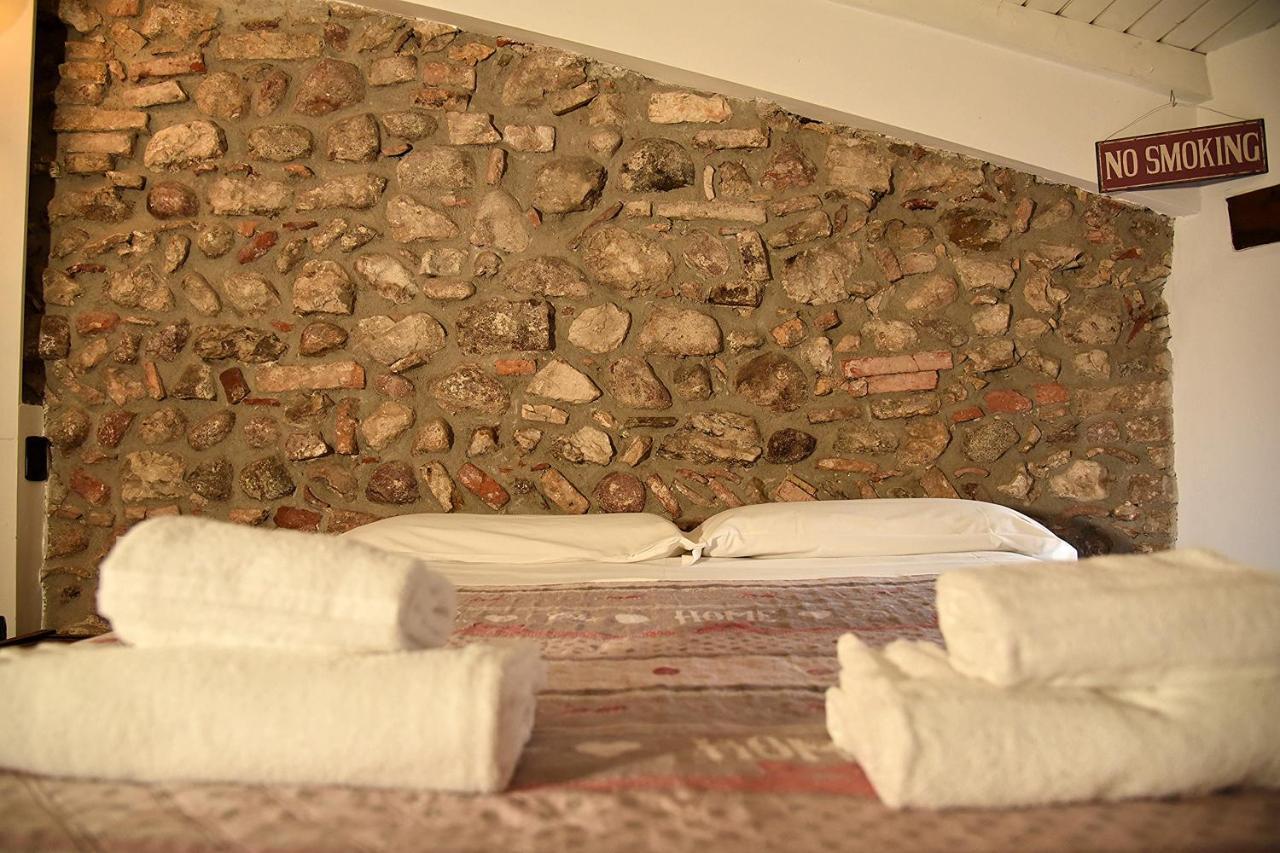 Prigioni House Bed & Breakfast Peschiera del Garda Bagian luar foto
