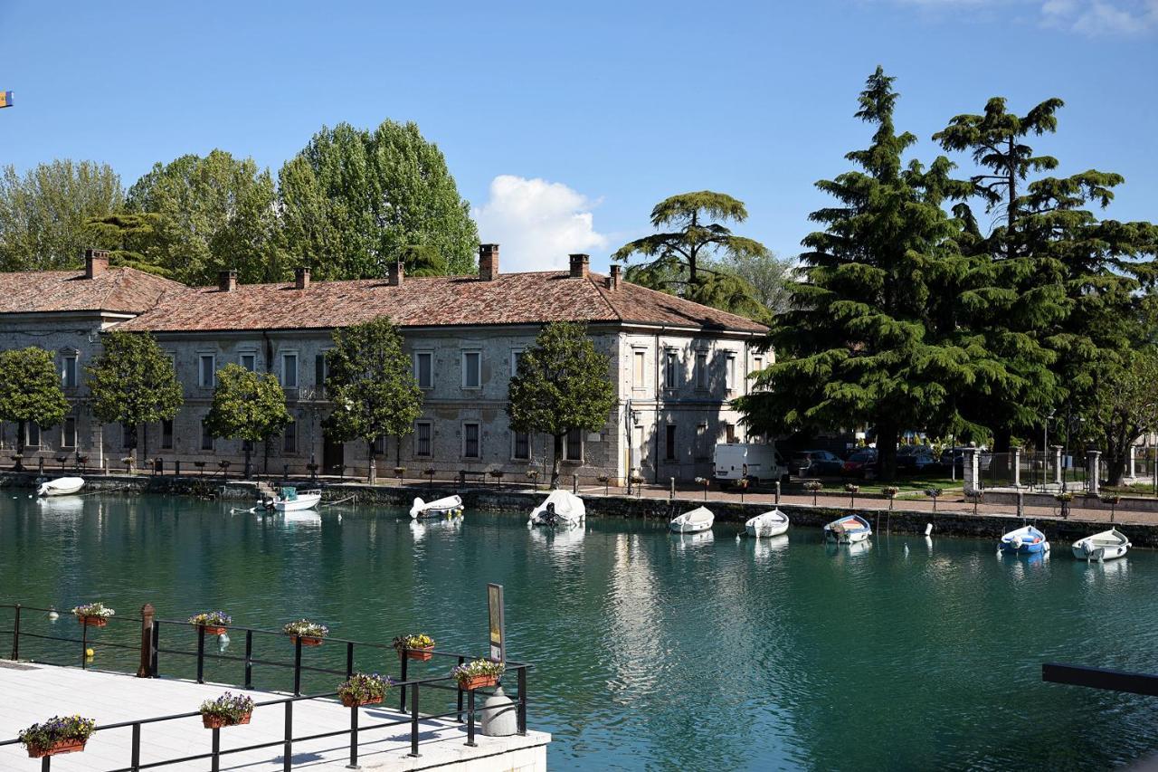Prigioni House Bed & Breakfast Peschiera del Garda Bagian luar foto