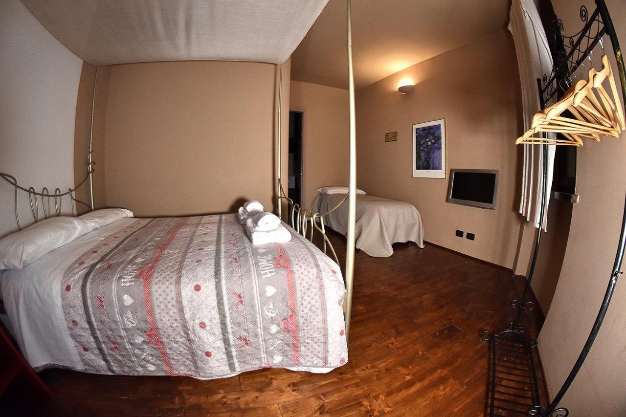 Prigioni House Bed & Breakfast Peschiera del Garda Bagian luar foto