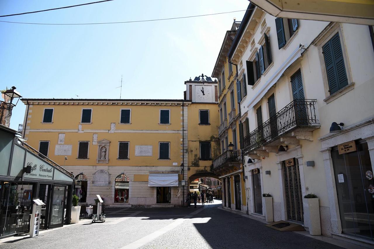 Prigioni House Bed & Breakfast Peschiera del Garda Bagian luar foto