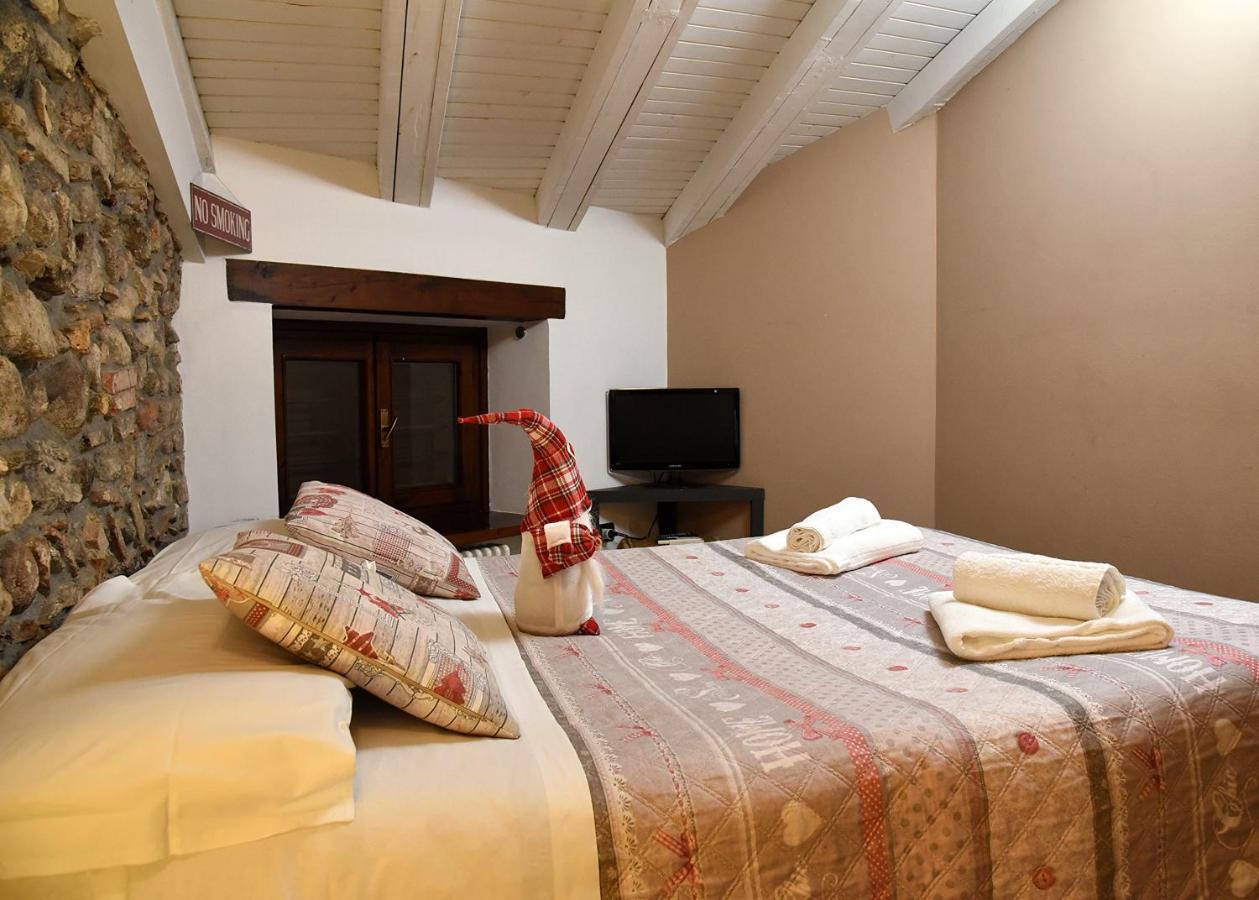 Prigioni House Bed & Breakfast Peschiera del Garda Bagian luar foto