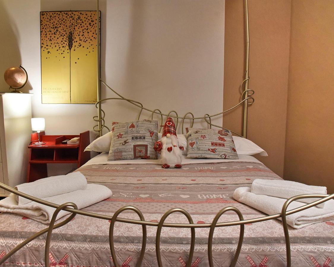 Prigioni House Bed & Breakfast Peschiera del Garda Bagian luar foto