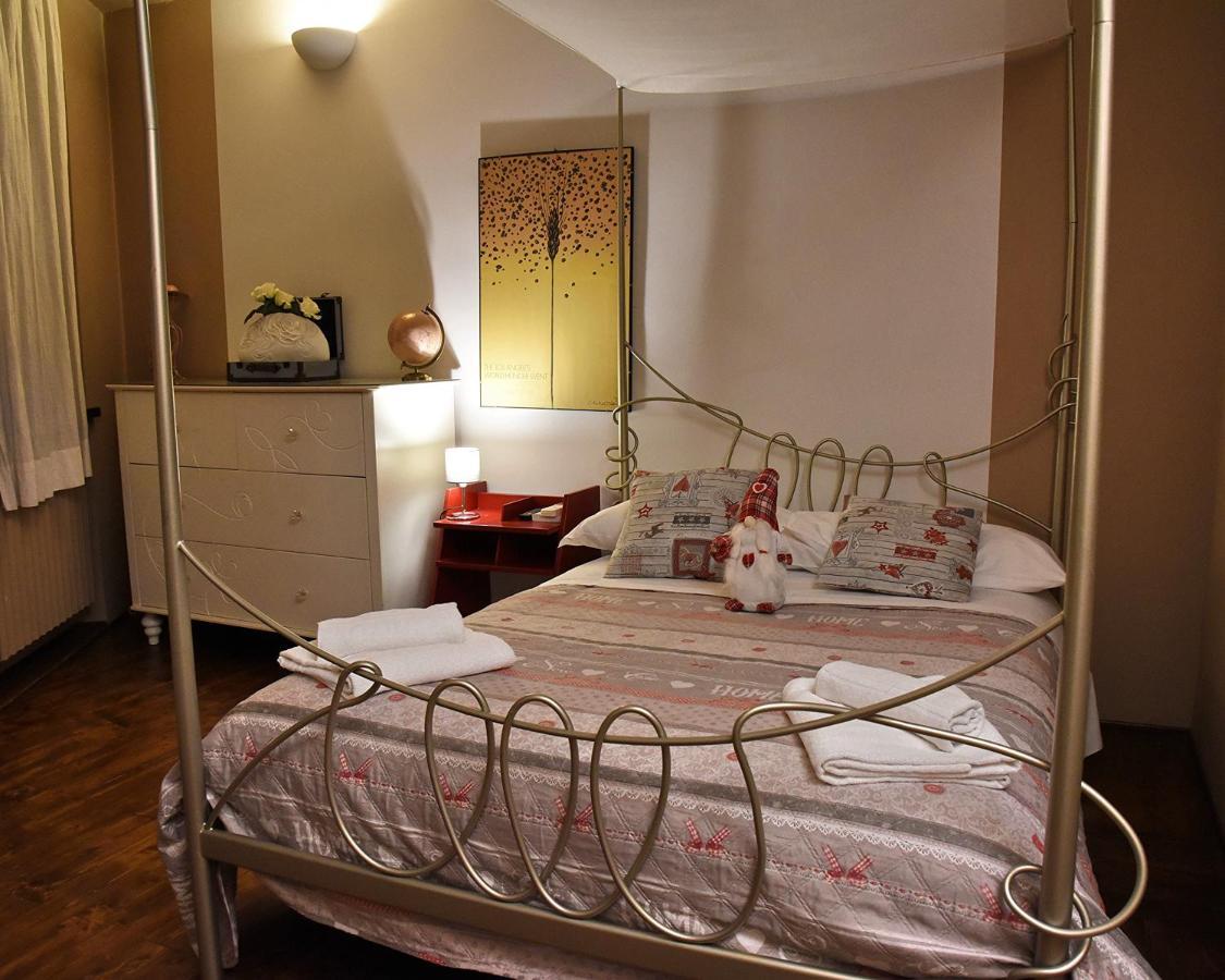 Prigioni House Bed & Breakfast Peschiera del Garda Bagian luar foto
