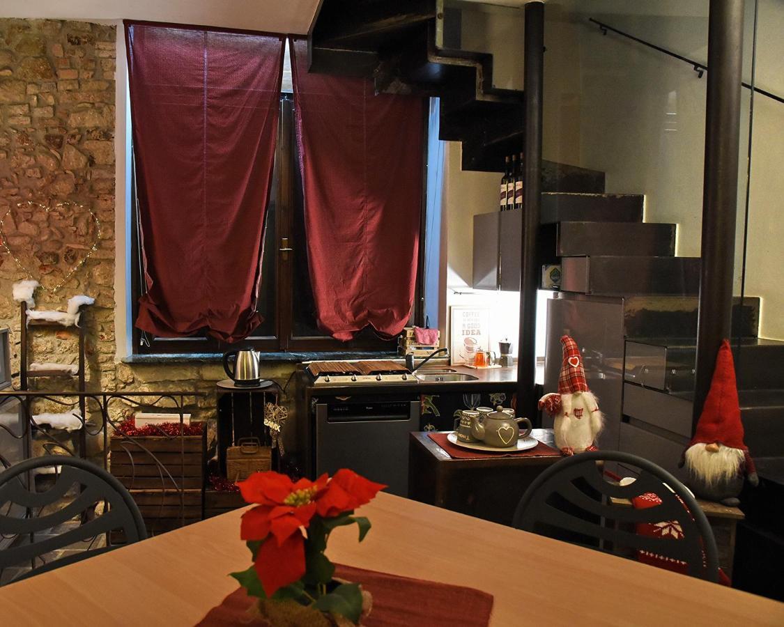 Prigioni House Bed & Breakfast Peschiera del Garda Bagian luar foto