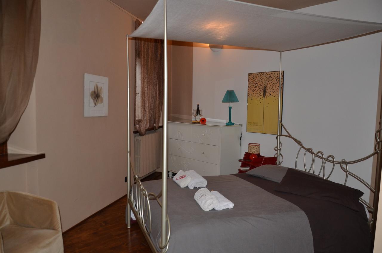 Prigioni House Bed & Breakfast Peschiera del Garda Bagian luar foto