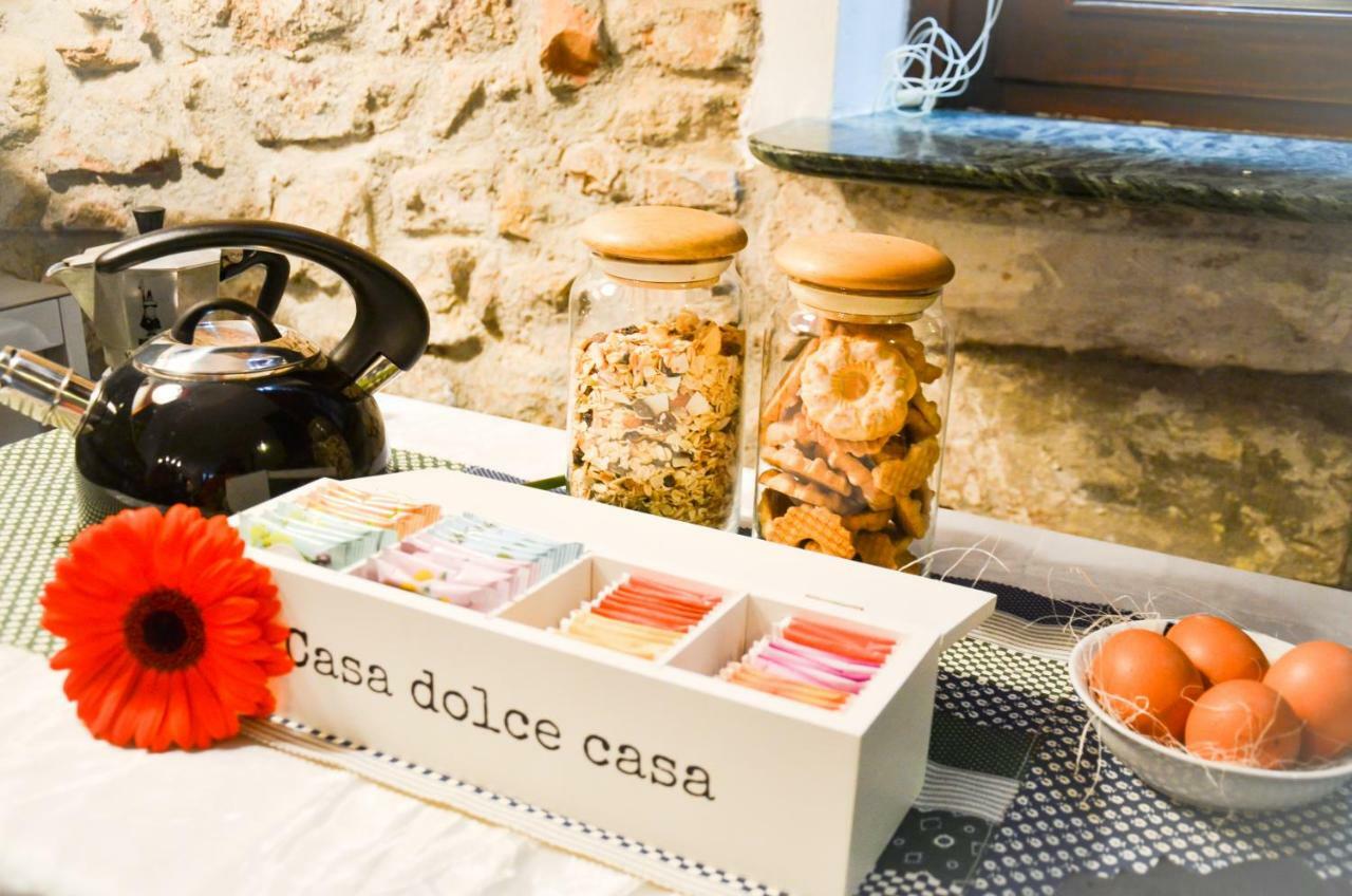 Prigioni House Bed & Breakfast Peschiera del Garda Bagian luar foto