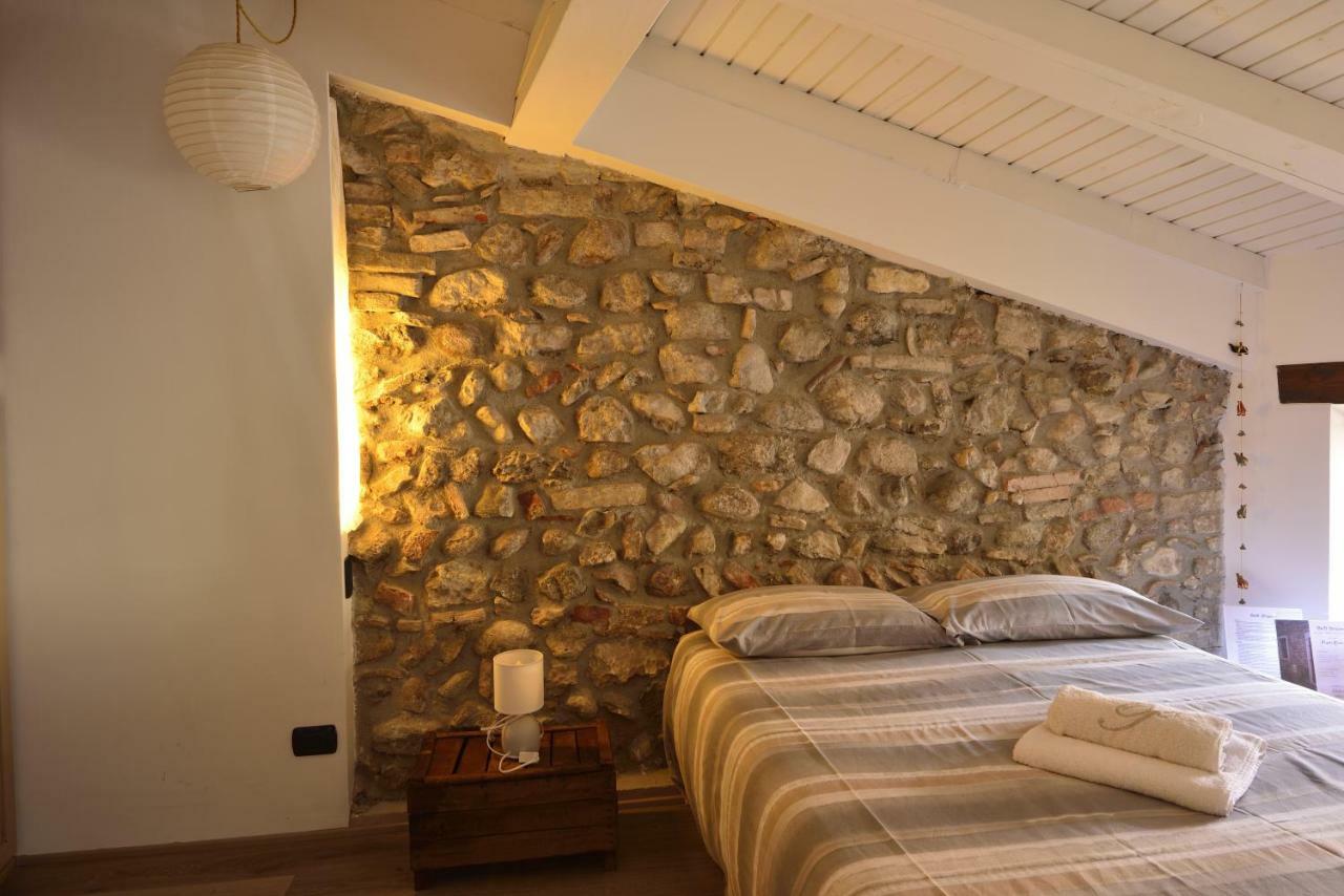 Prigioni House Bed & Breakfast Peschiera del Garda Bagian luar foto