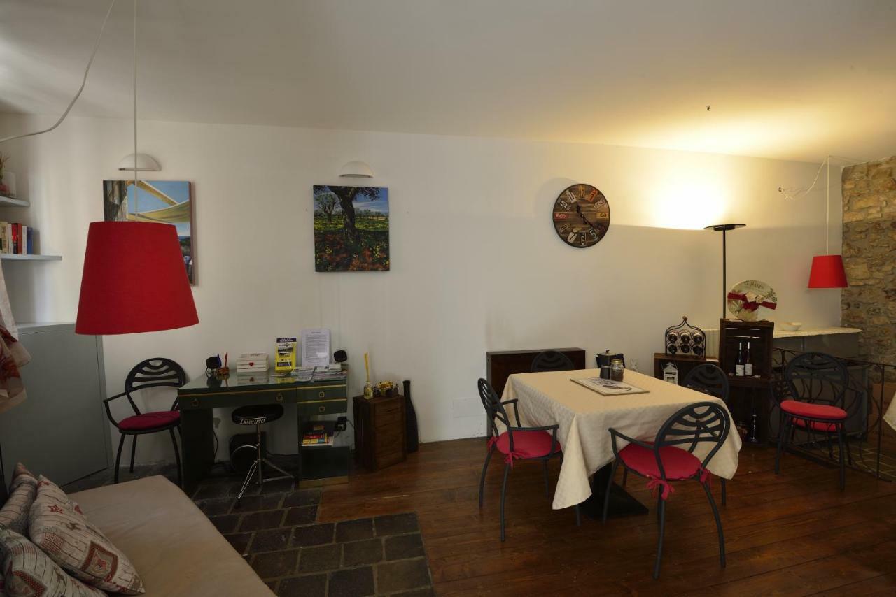 Prigioni House Bed & Breakfast Peschiera del Garda Bagian luar foto