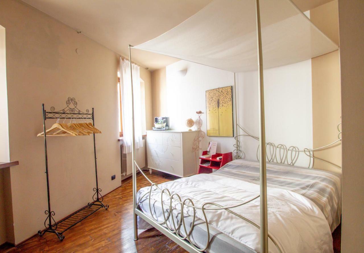 Prigioni House Bed & Breakfast Peschiera del Garda Bagian luar foto